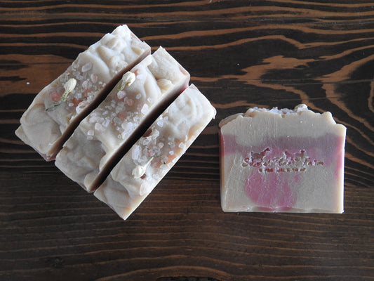 Cashmere with Pink Himalayan Salt